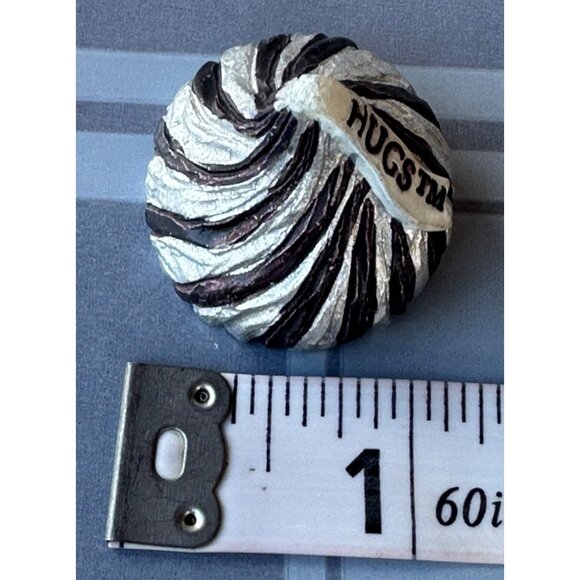 Hershey's 100th Anniversary Hugs & Kisses Checkers & Tic-Tac-Toe Game Set (READ) - Picture 10 of 15